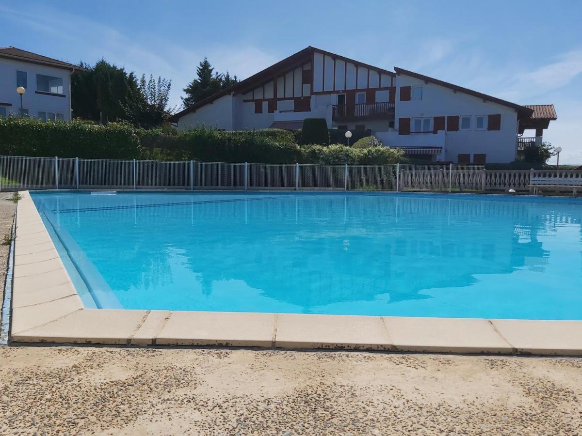 Appartement A Hendaye Avec Piscine Et A Cote De La Plage Extérieur photo