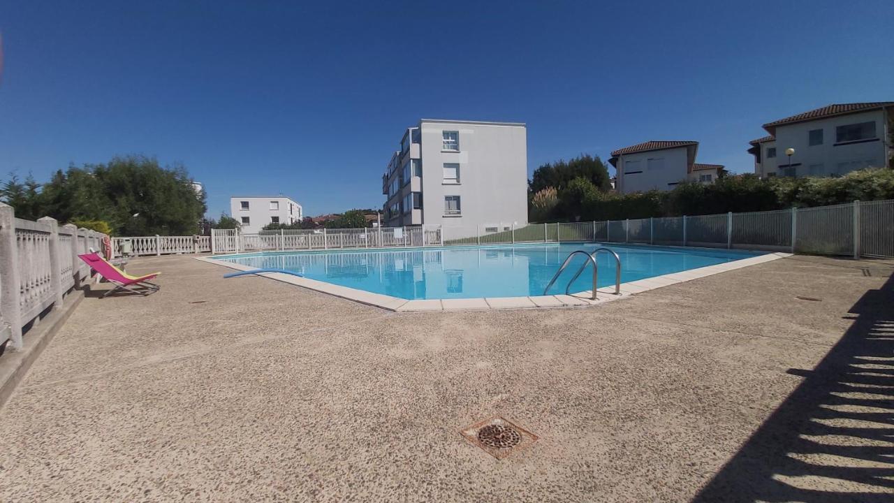 Appartement A Hendaye Avec Piscine Et A Cote De La Plage Extérieur photo